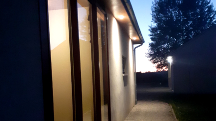 Vue d'une maison - réalisation d'éclairage par mbh services