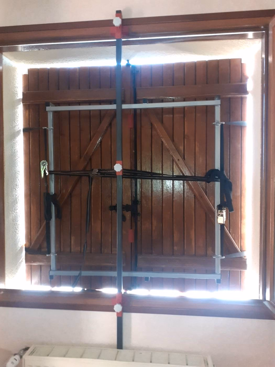 cadre intérieur, avec pied droit pour le maintient-mbh-services